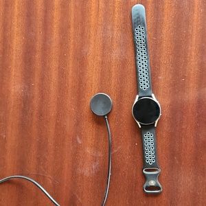 Samsung Galaxy watch 4 smartwatch